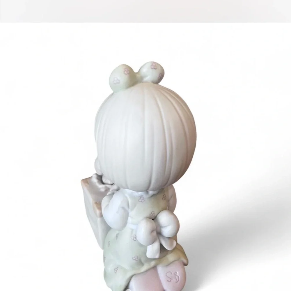 Precious Moments Figurine - ‘Always room for one more’